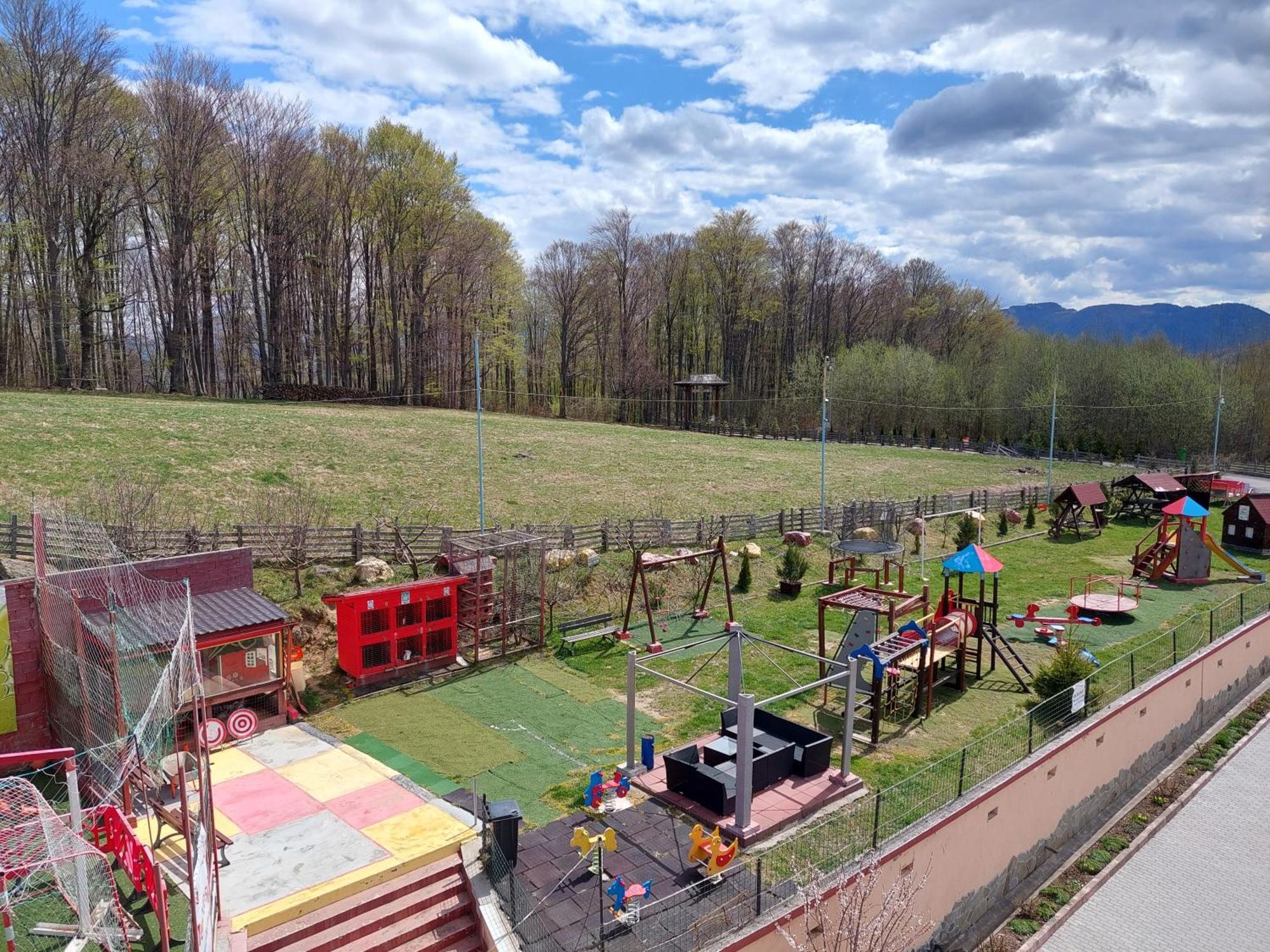 Pension Chalet Poiana Marului Ranch Екстер'єр фото