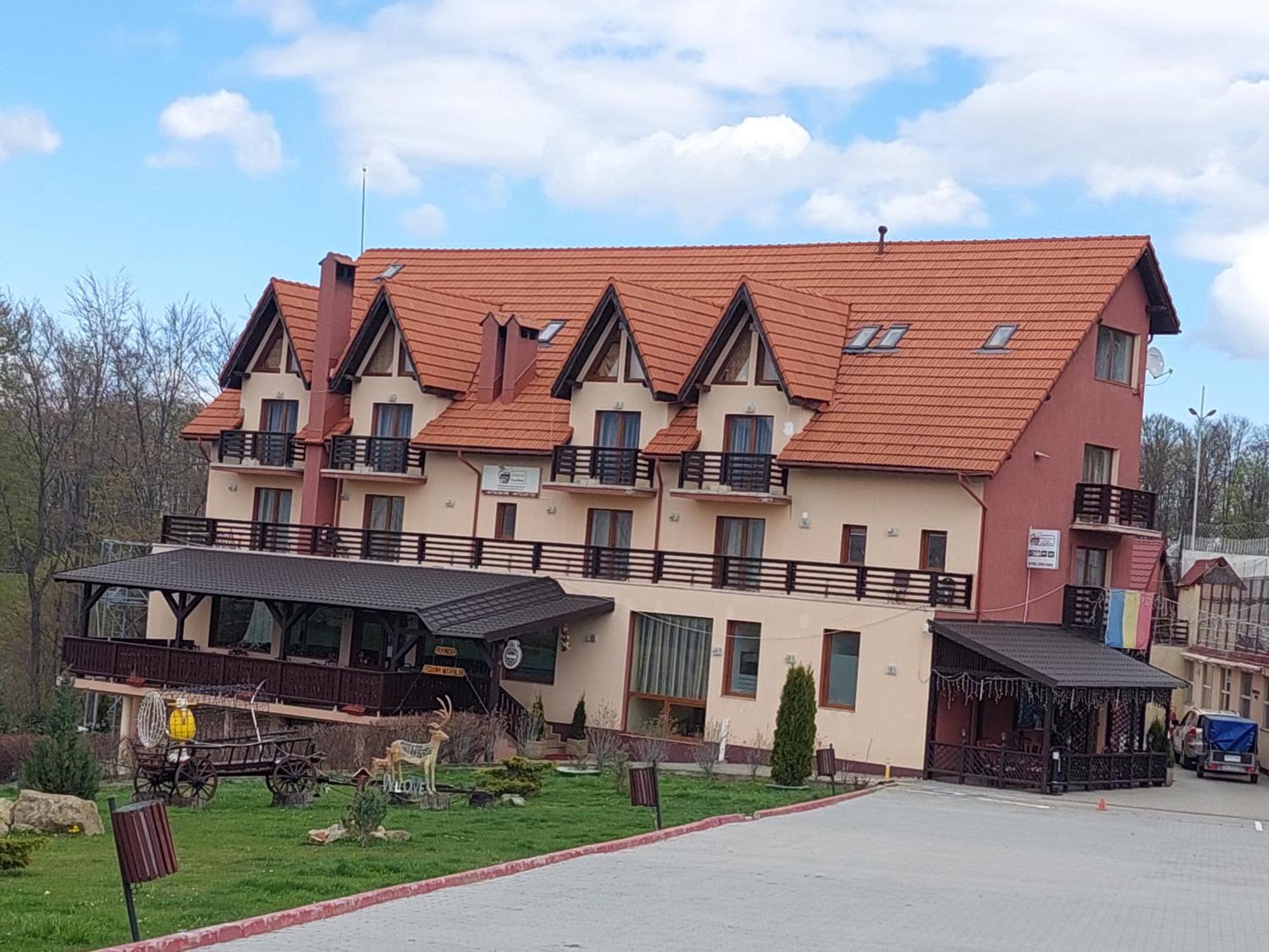Pension Chalet Poiana Marului Ranch Екстер'єр фото