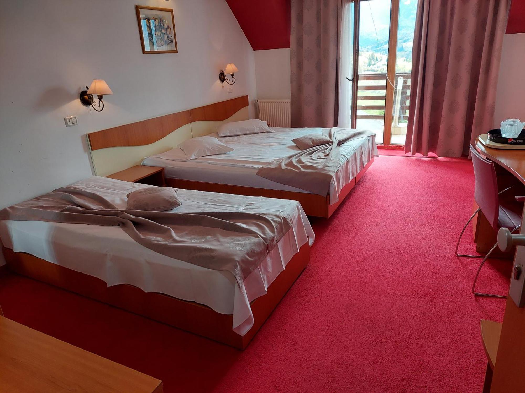 Pension Chalet Poiana Marului Ranch Екстер'єр фото