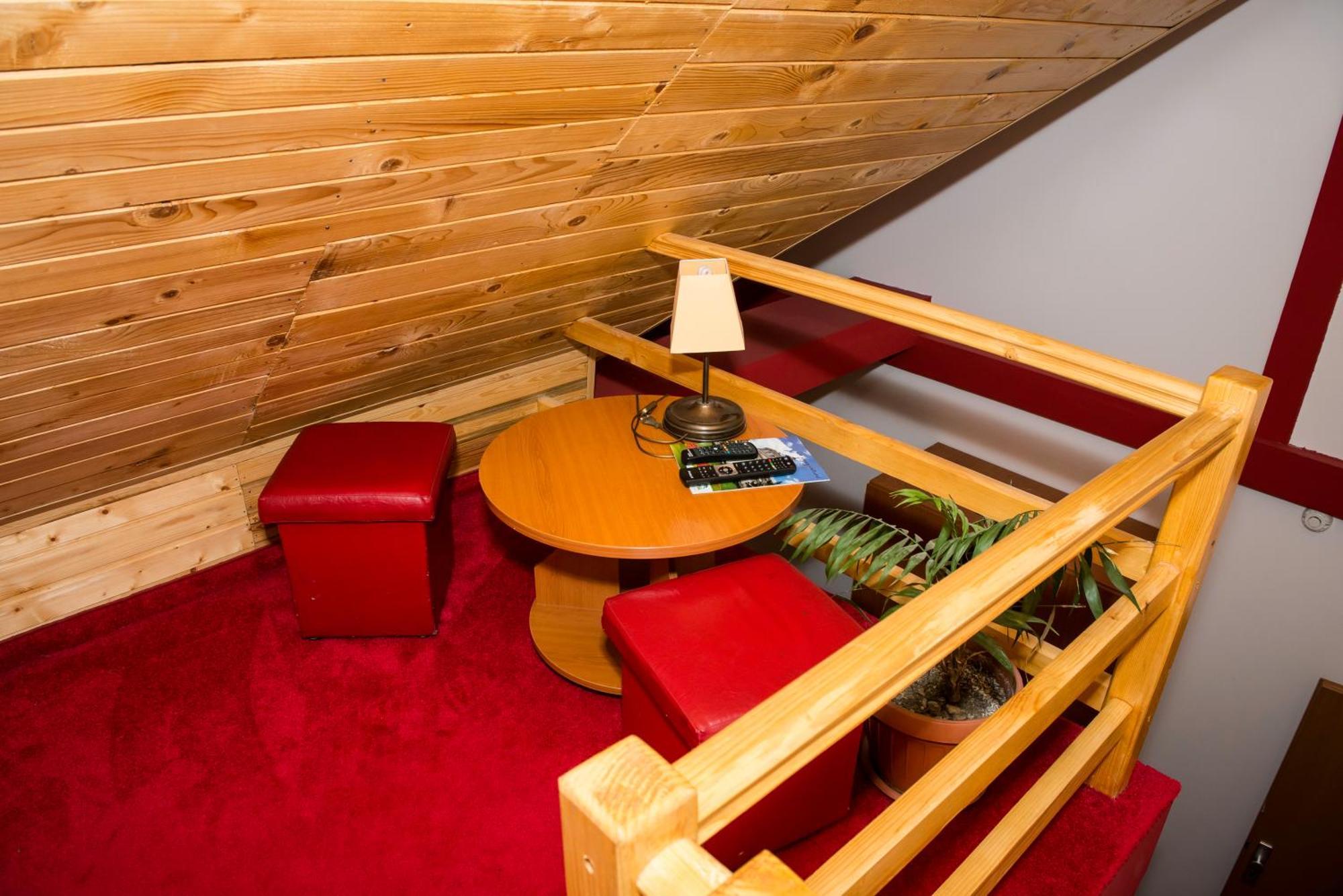 Pension Chalet Poiana Marului Ranch Екстер'єр фото