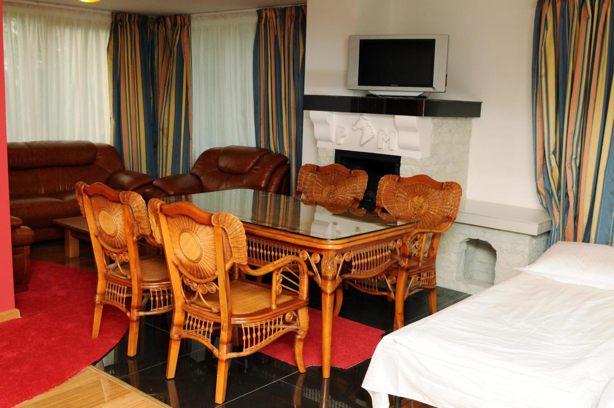 Pension Chalet Poiana Marului Ranch Екстер'єр фото